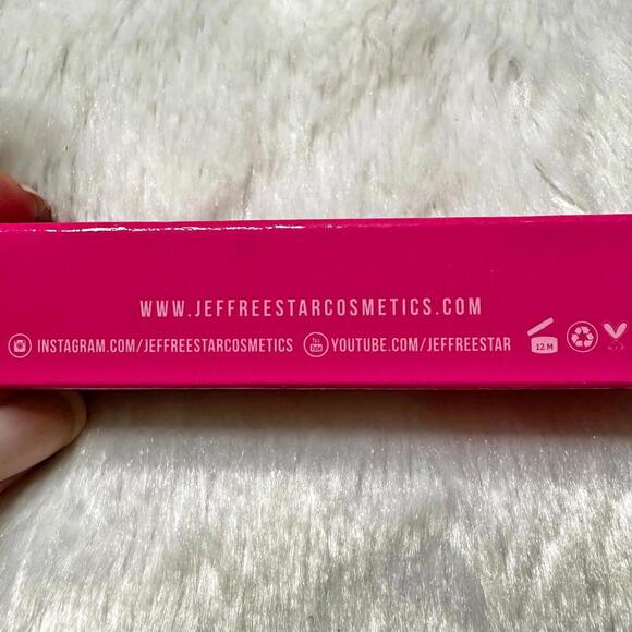 NIB Jeffree Star Restraints Velour Liquid Lipstick Full Size 5.6ml - Picture 7 of 11